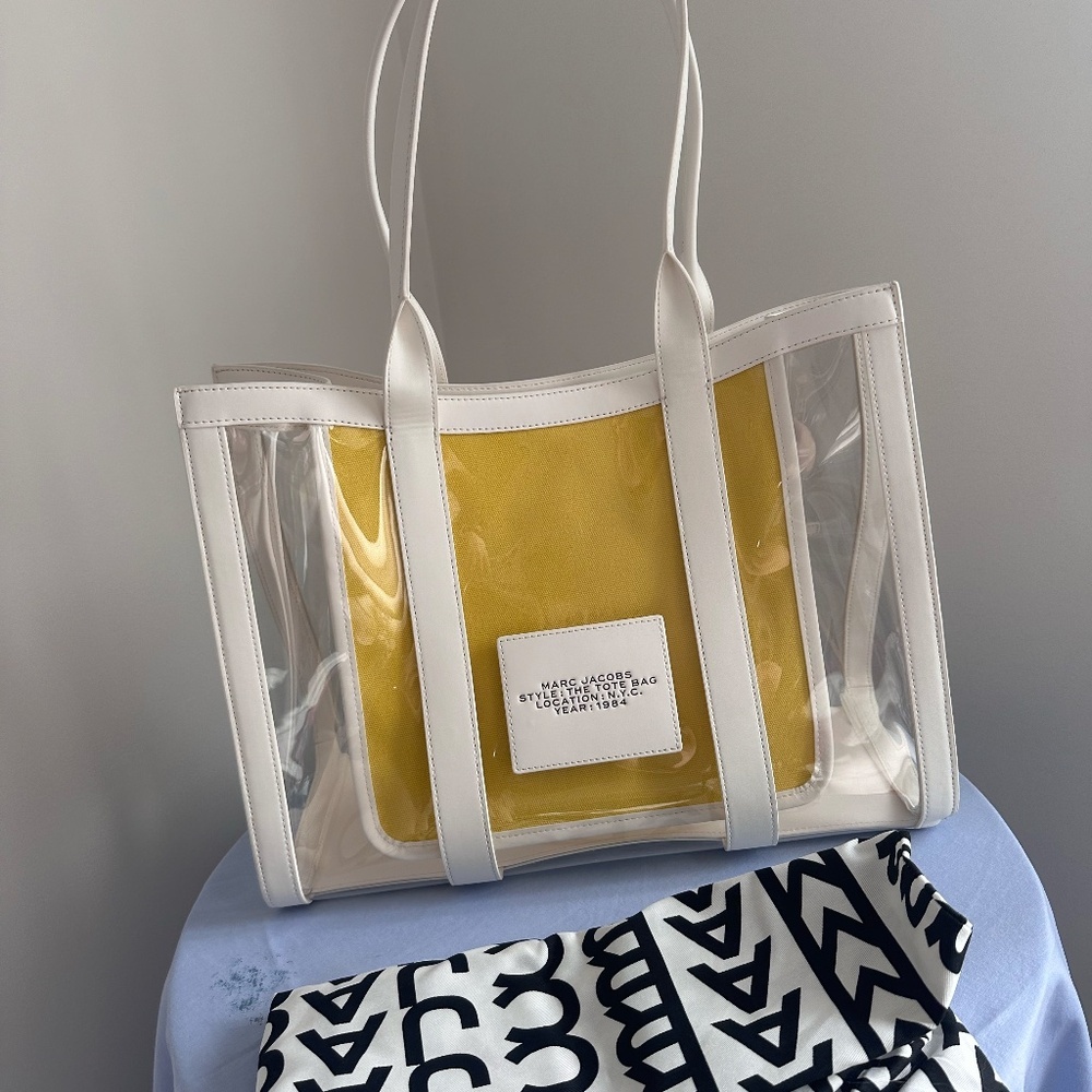 LIKE NEW Marc Jacobs The Clear Large Tote bag - Picture 10 of 11